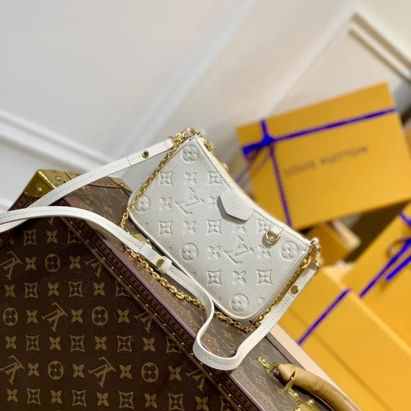 M81066 19x11.5x3cm High Quality Bags