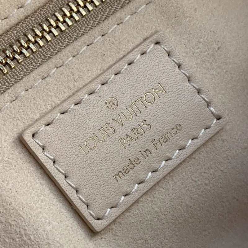 M45394 20x14x7.5cm High Quality Bags - Image 8