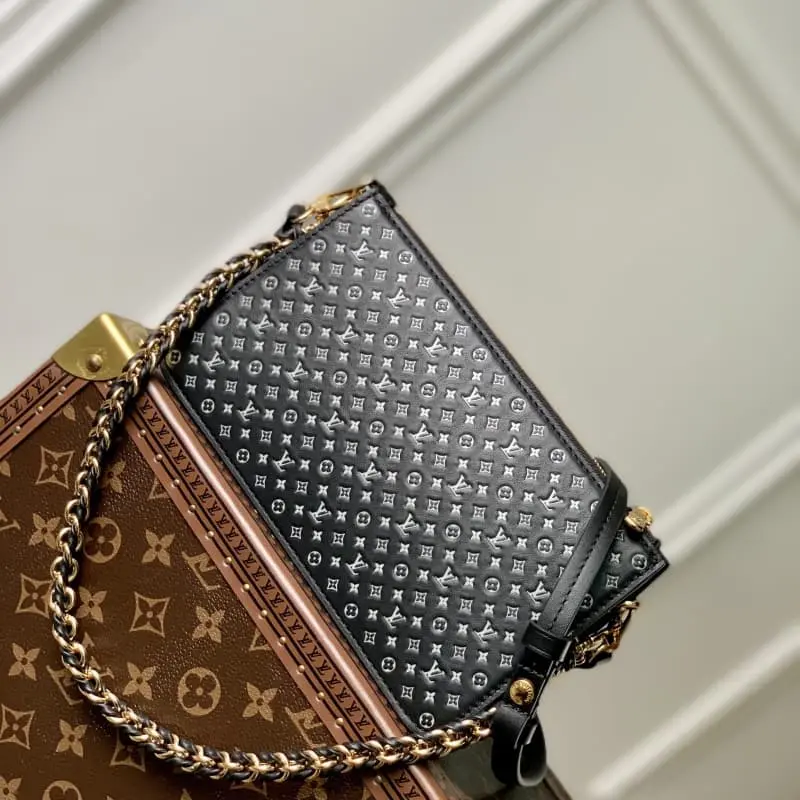 M82232 21.5x12.5x5cm High Quality Bags - Image 2