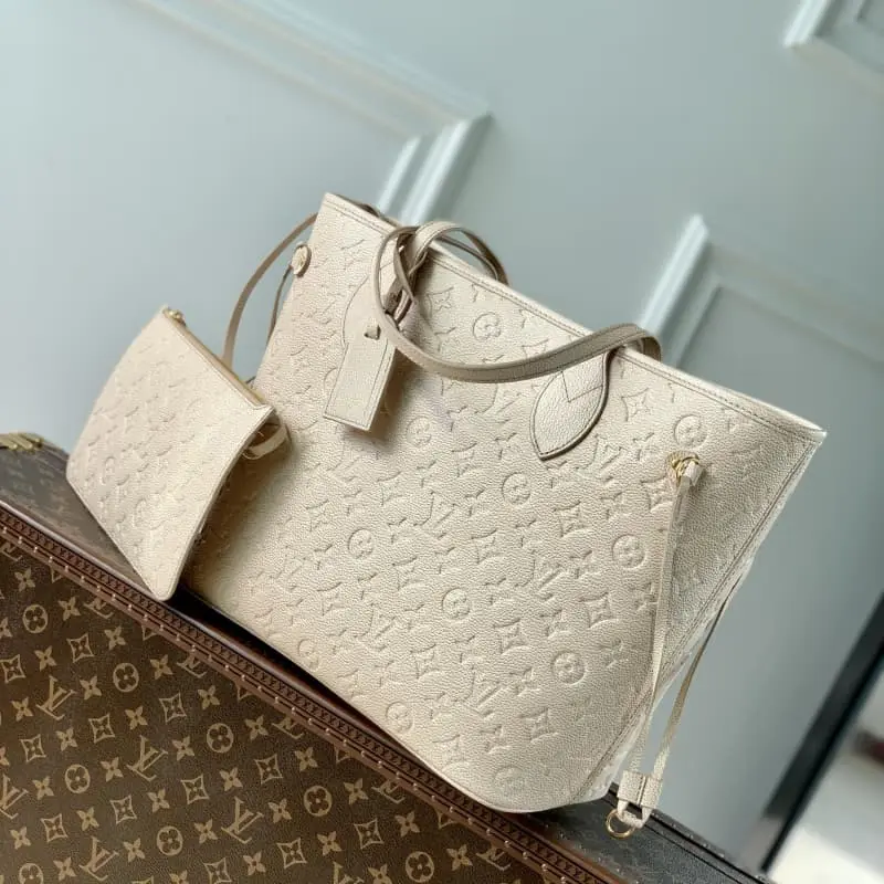 M45686 31x28x14cm High Quality Bags - Image 2