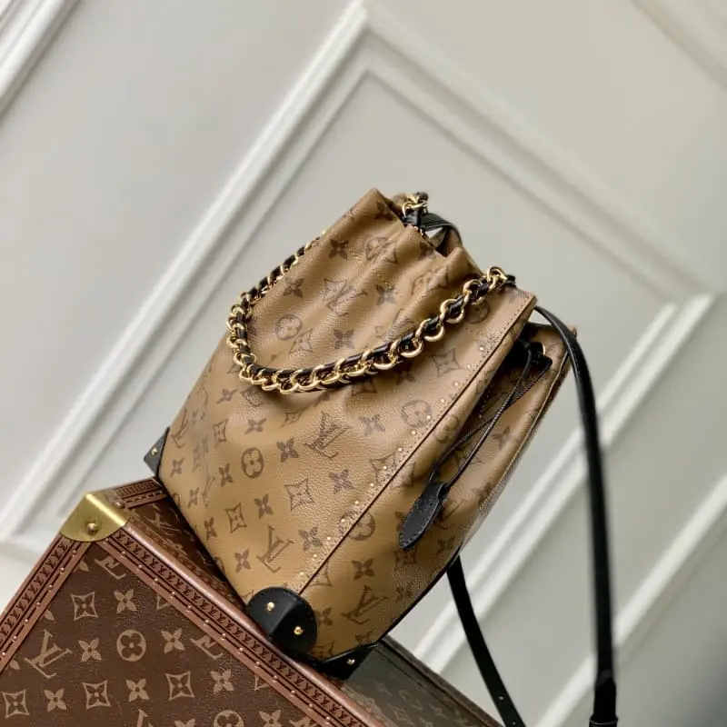 M13324 23x9x23cm High Quality Bags - Image 2