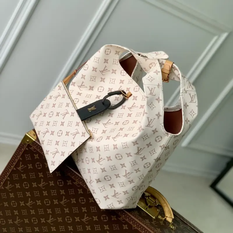 M24409 34x34x13.5cm High Quality Bags - Image 2