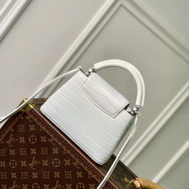 M48865 WhiteMini 21x14x8cm High Quality Bags - Image 2