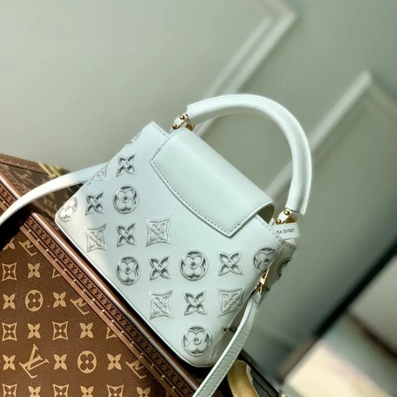 M22863 Embroidery White 21x14x8cm High Quality Bags - Image 2