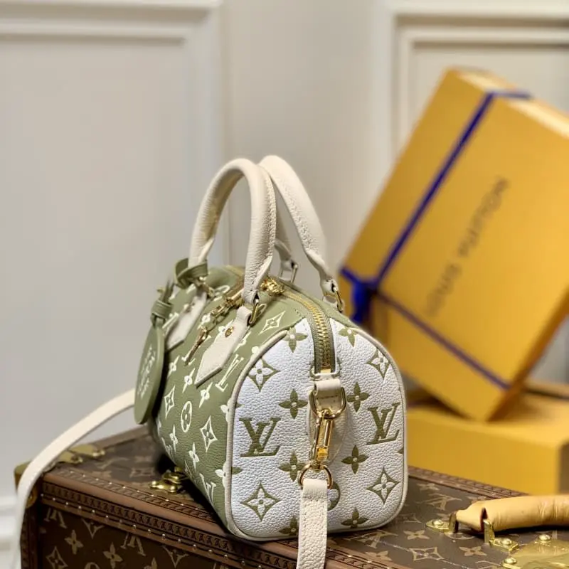 M46118 20.5x13.5x12cm High Quality Bags - Image 2