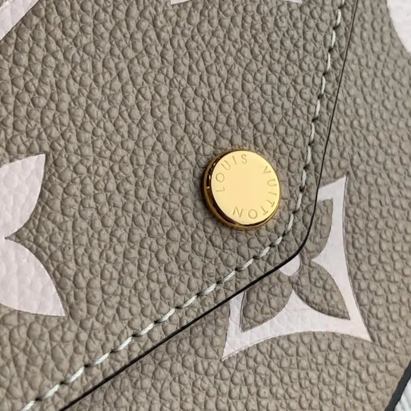 M69977 21x12x3cm High Quality Bags - Image 8