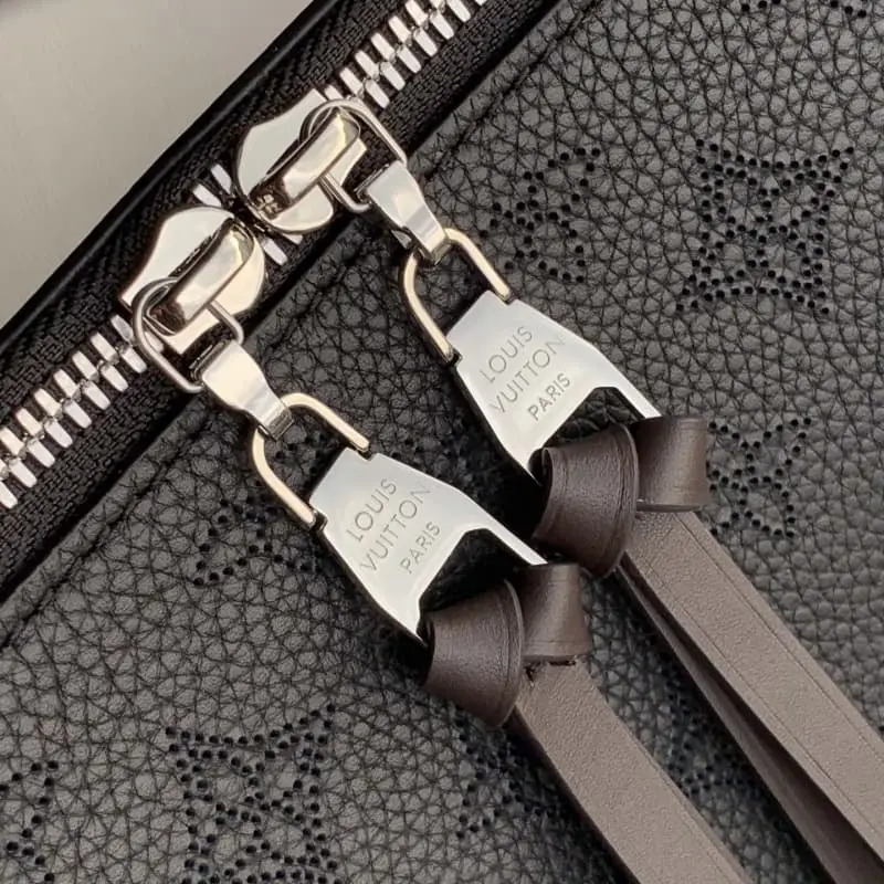 M56073 32x26x17cm High Quality Bags - Image 8