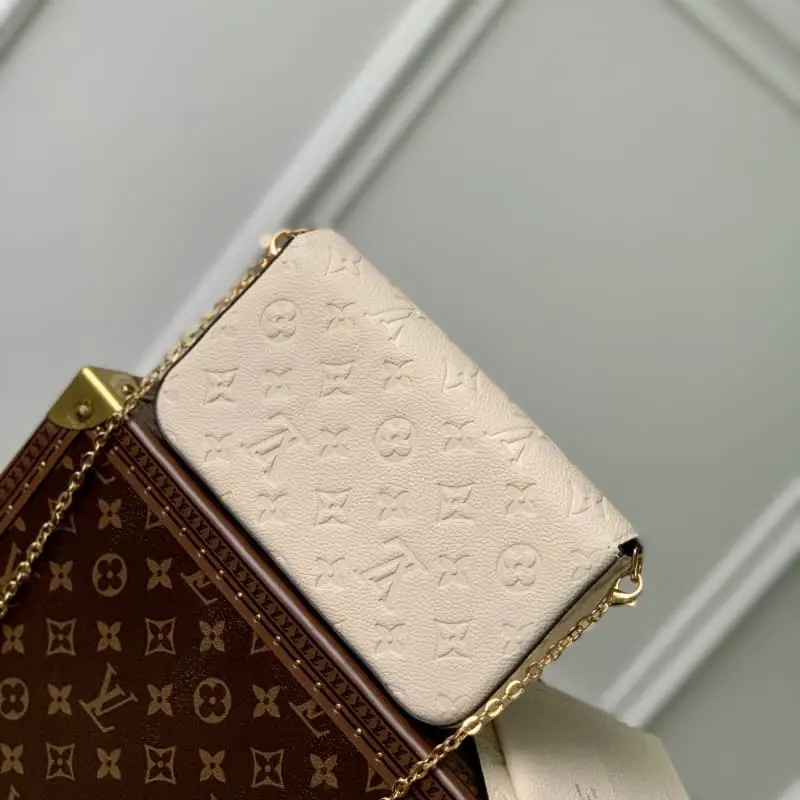 M82363 White (embossed) 21x12x3cm High Quality Bags - Image 2