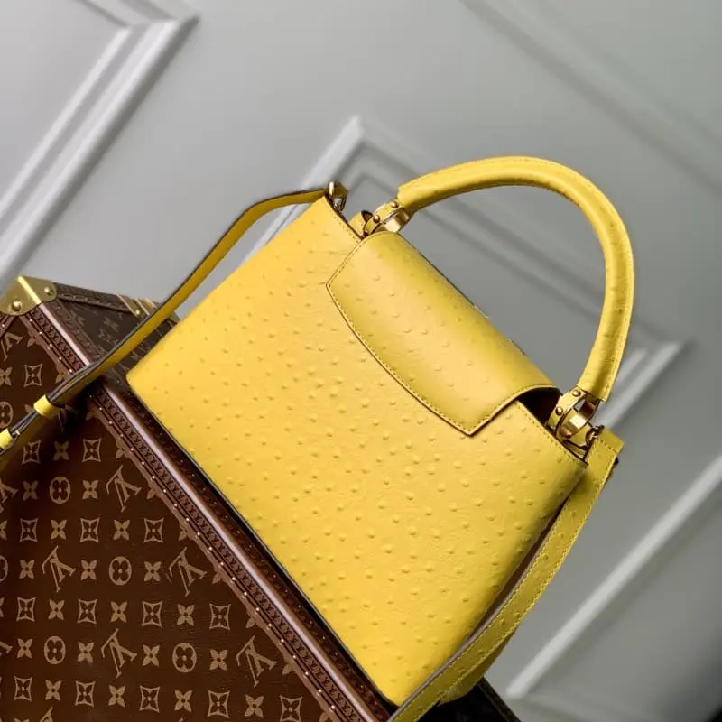 M93483 S2 31.5x20x11cm High Quality Bags - Image 2