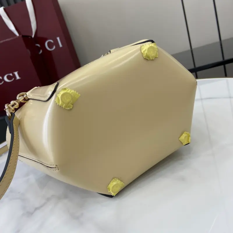 805832 CM 5 High-Quality Bags - Image 4