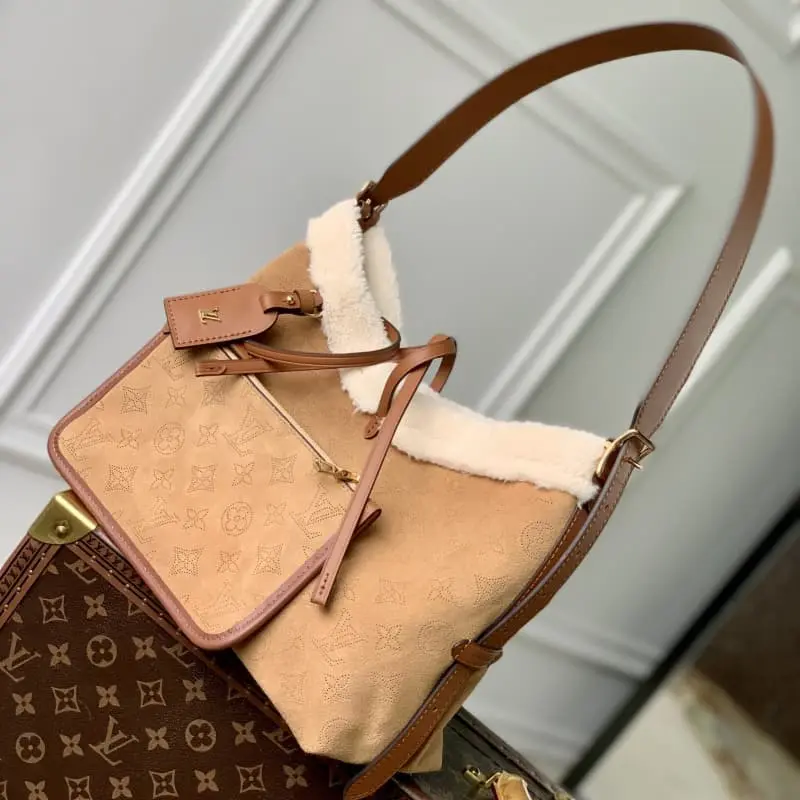 M11843 24x12x29cm High Quality Bags - Image 2