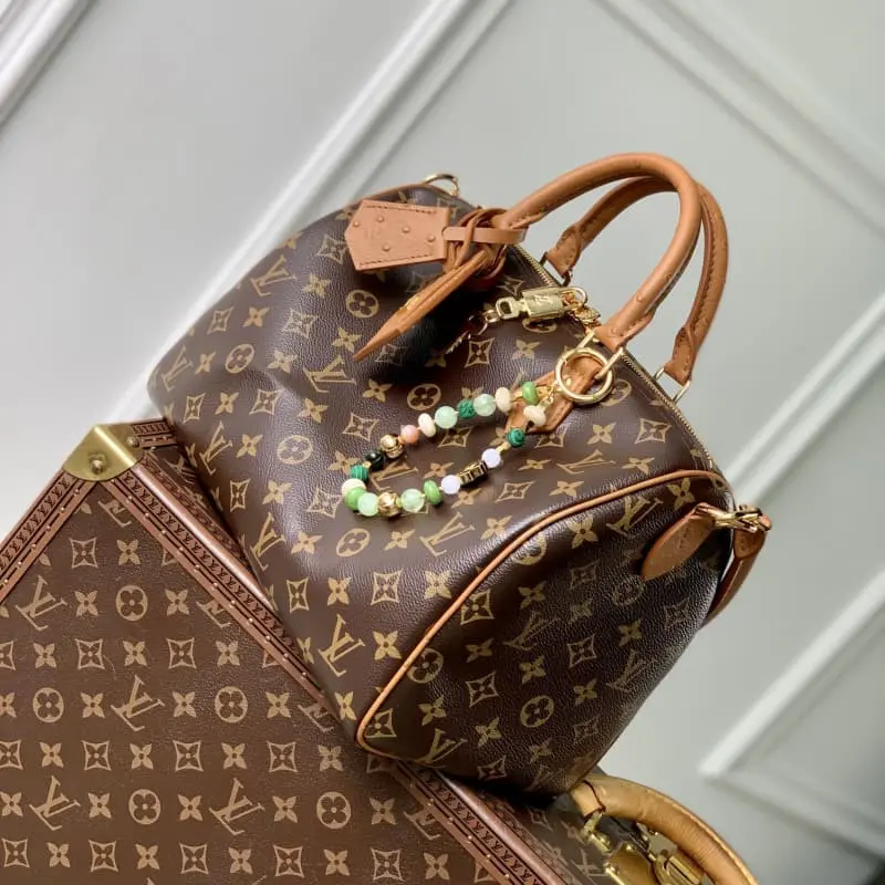 N87212 21x17x30cm High Quality Bags - Image 2