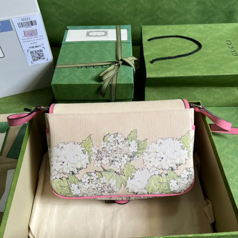 664143 CM 4 High-Quality Bags - Image 2