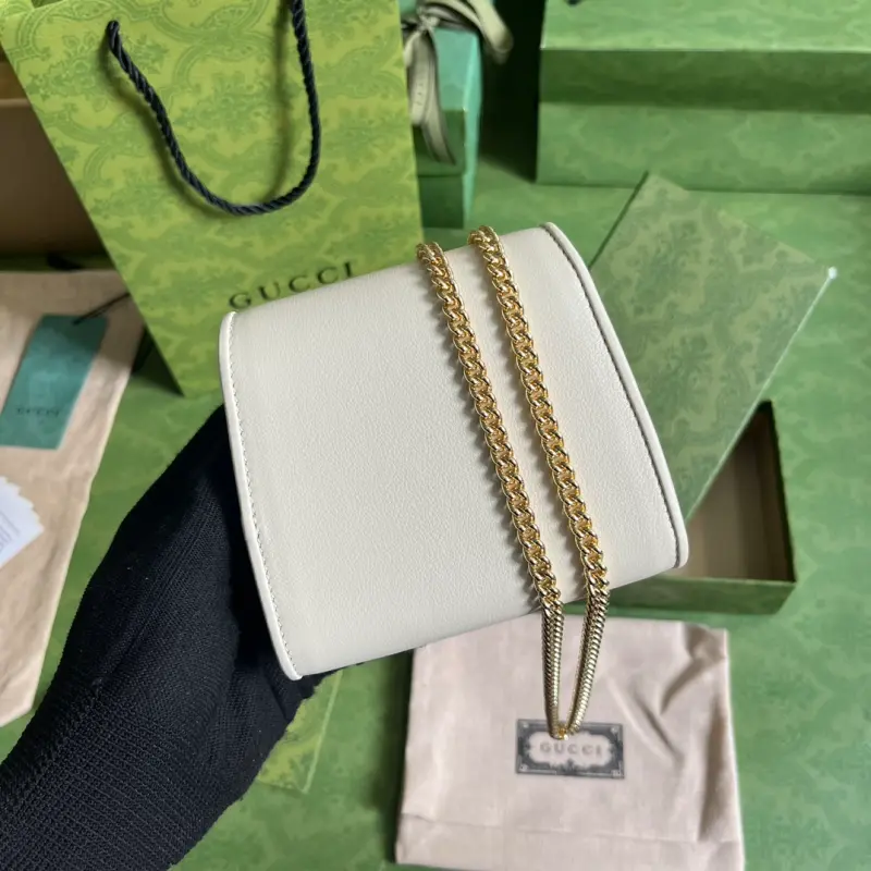 725219 CM 4 High-Quality Bags - Image 2