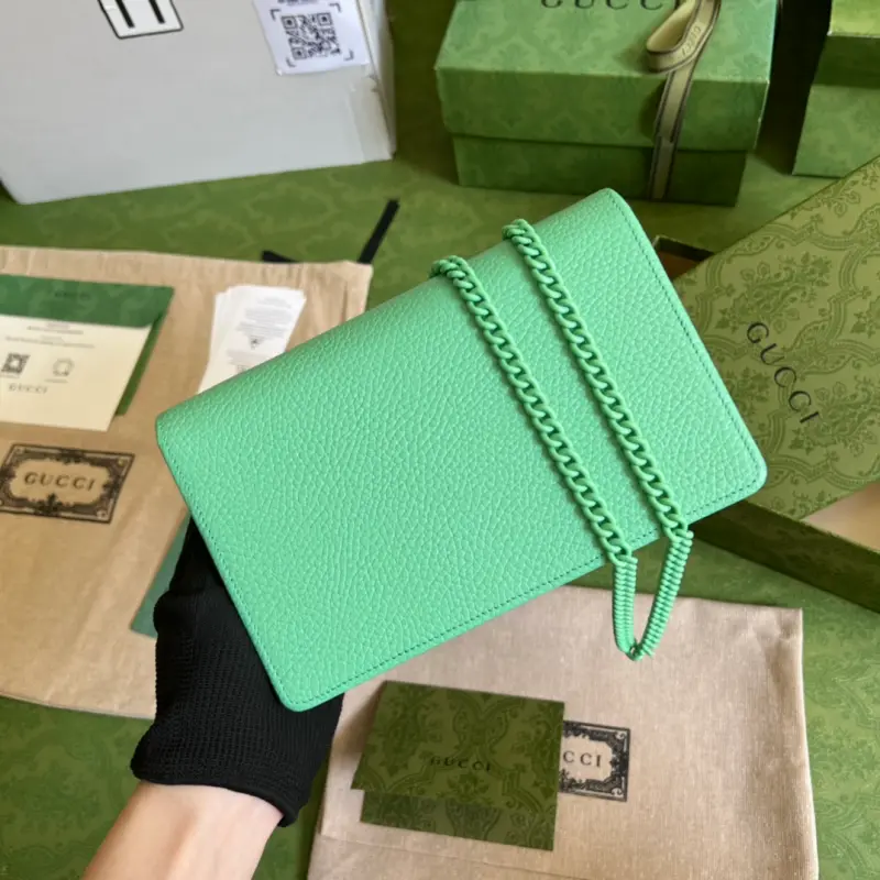 497985 CM 4 High-Quality Bags - Image 2