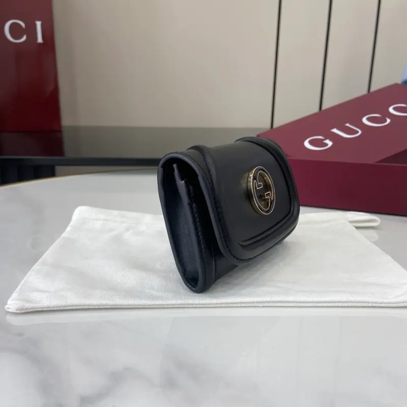 818795 CM 6 High-Quality Bags - Image 2