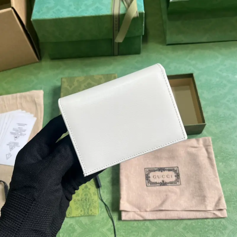 621887 CM 6 High-Quality Bags - Image 2