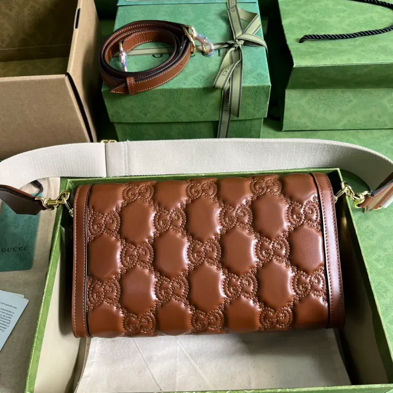 724529 CM 3 High-Quality Bags - Image 2