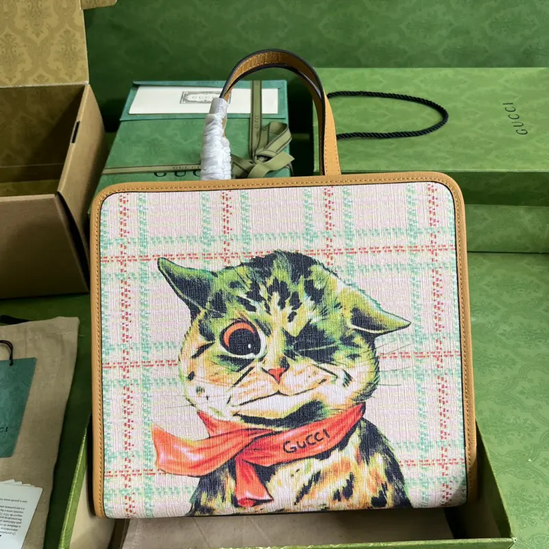 605614 CM 8 High-Quality Bags - Image 2