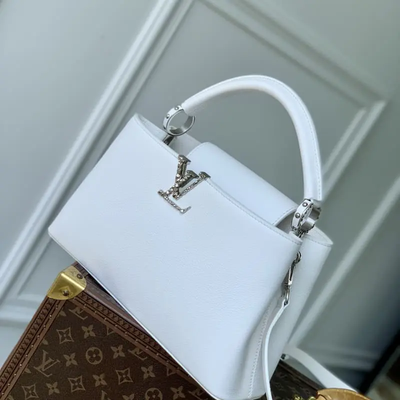 M24666 White 33x19x9cm High Quality Bags - Image 2