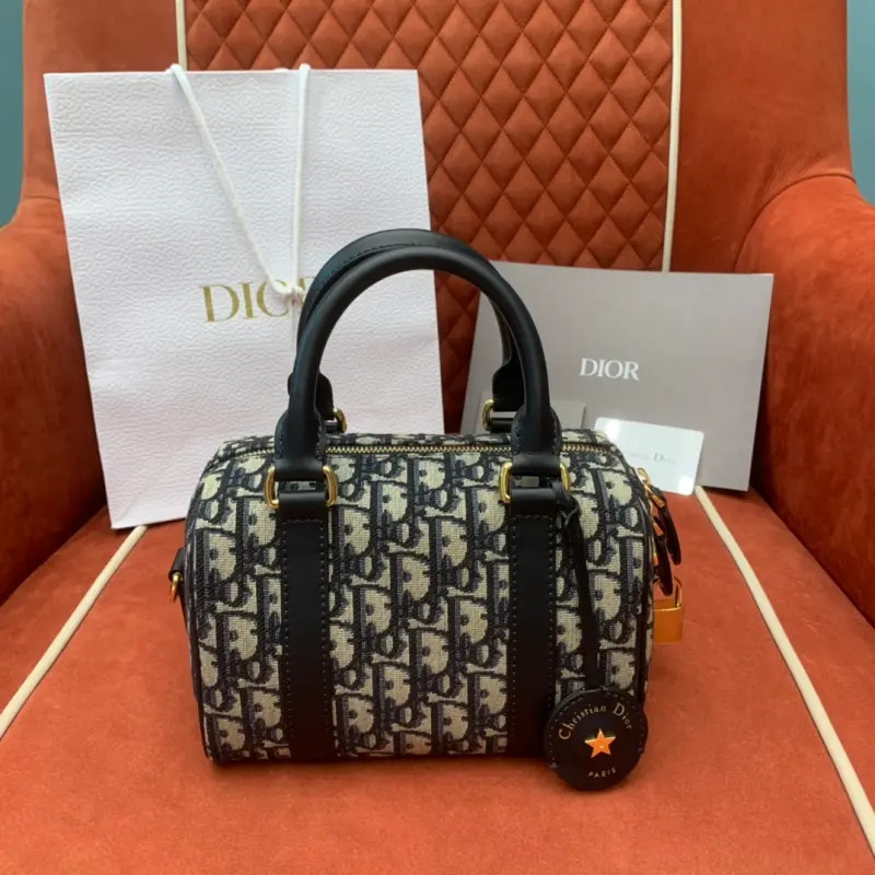 ML67 2 High Quality Bags - Image 2