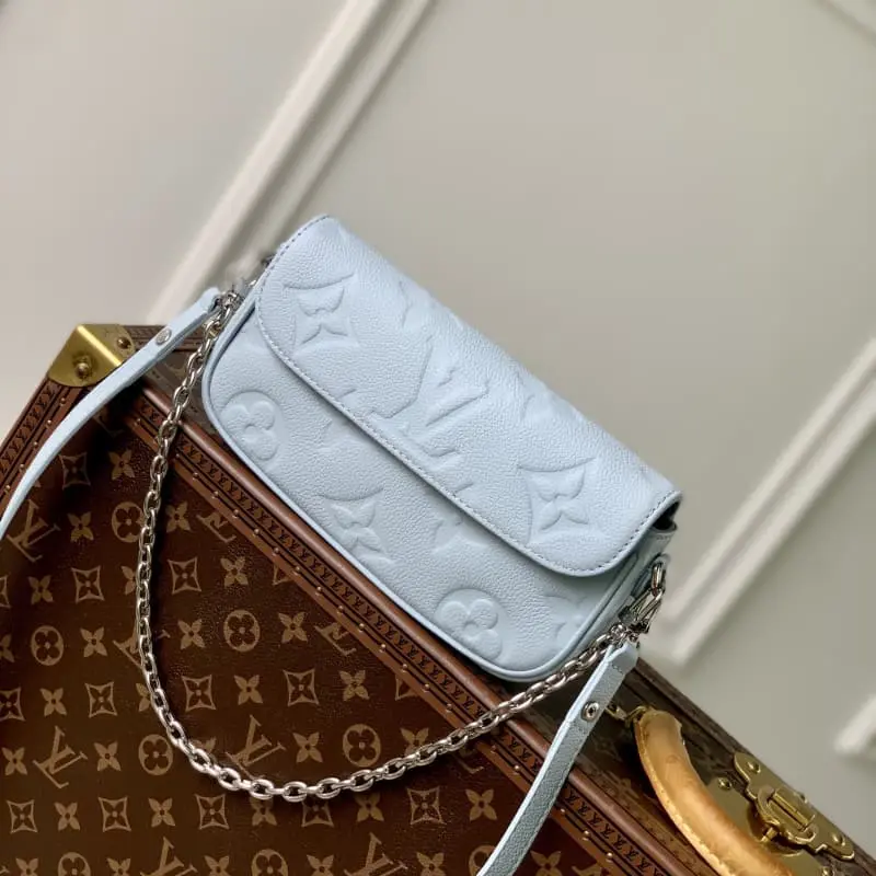 M83637 23.5x12x4.3cm High Quality Bags - Image 2