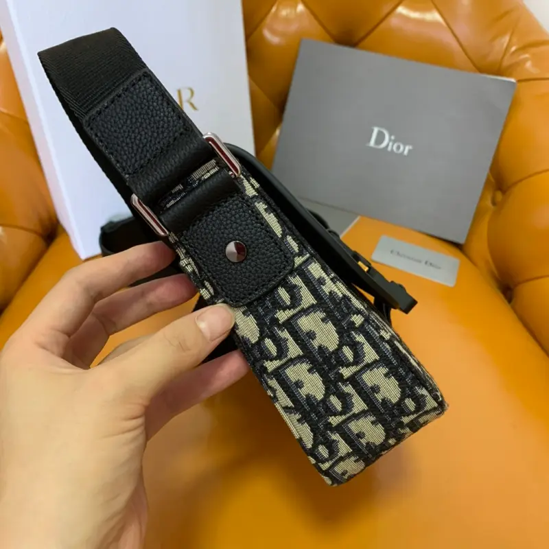 ML Saddle Messenger Bag 23cm High Quality Bags - Image 2