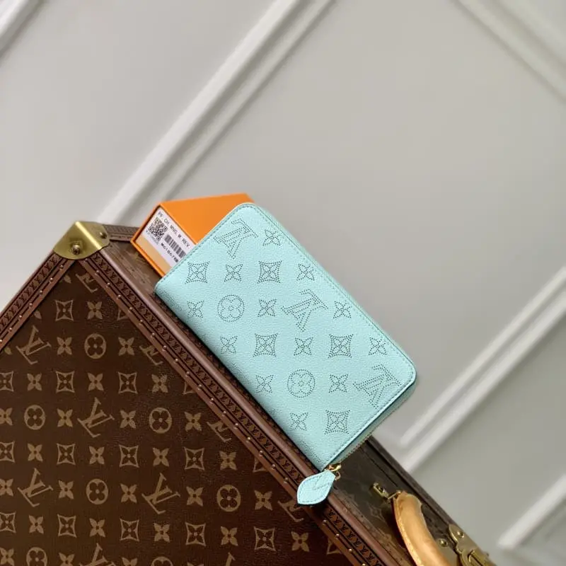 M61867 Lake Blue HH149 19.5*10.5*2.5cm High Quality Bags - Image 2