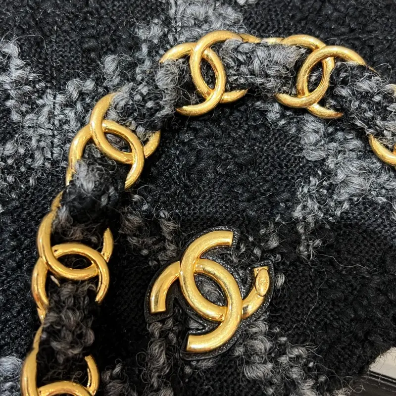 22k Flannel Underarm Bag High Quality Bags - Image 8