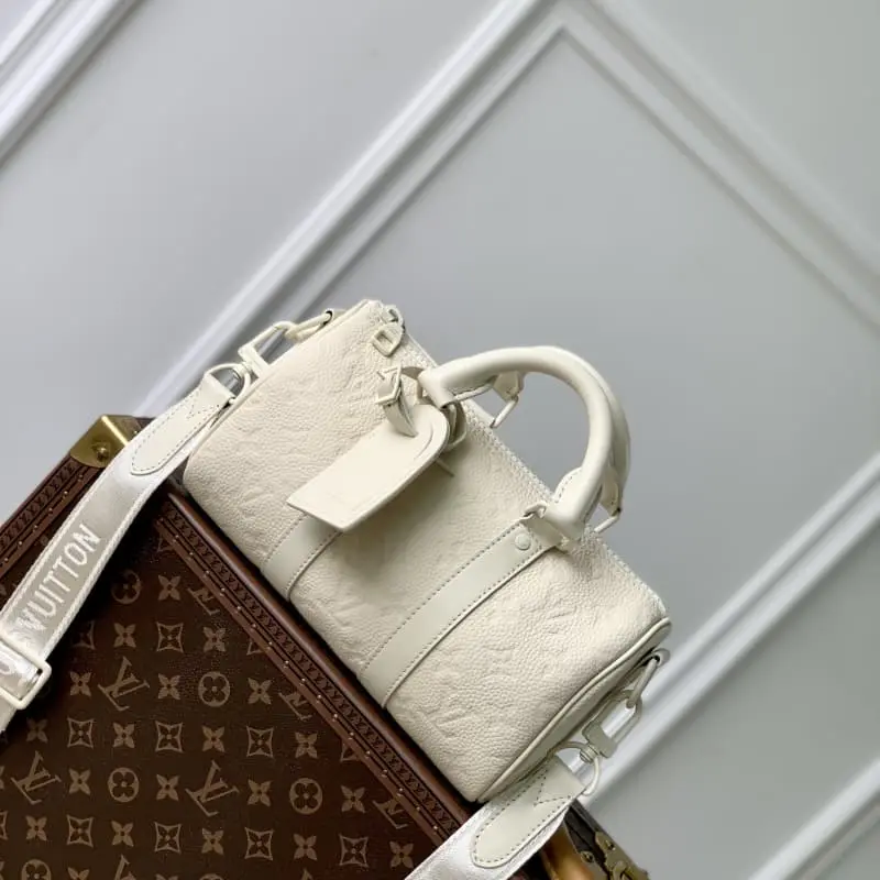 M24434 White HH86 25x15x11cm High Quality Bags - Image 3