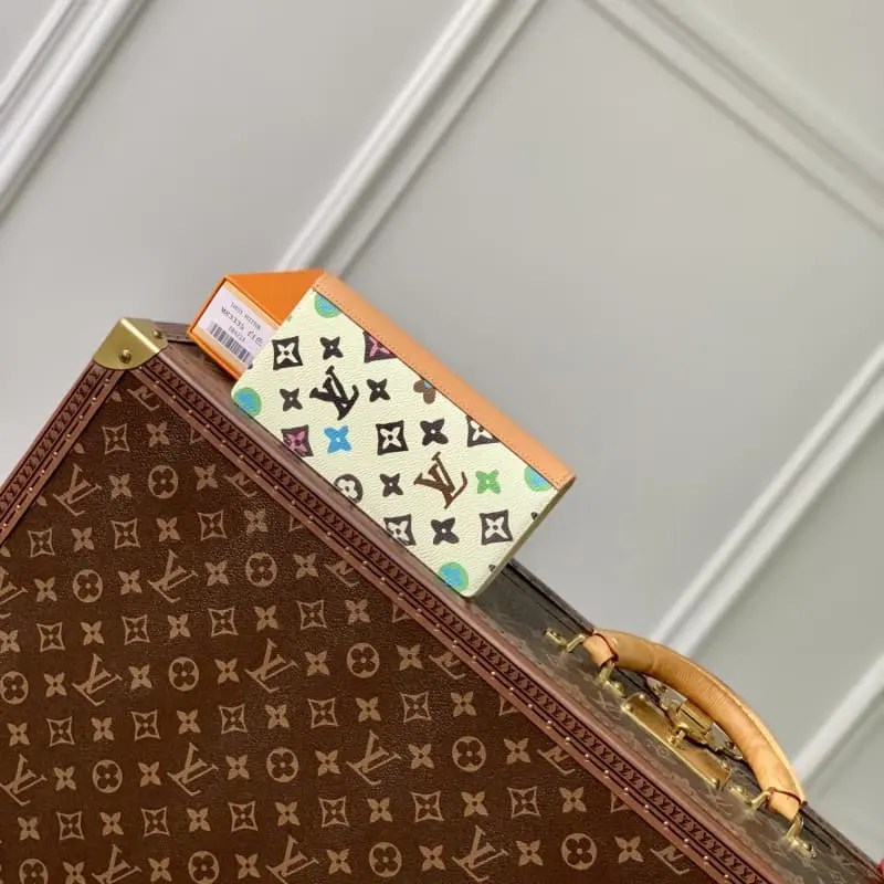 M83335 White 10x19x2cm High Quality Bags