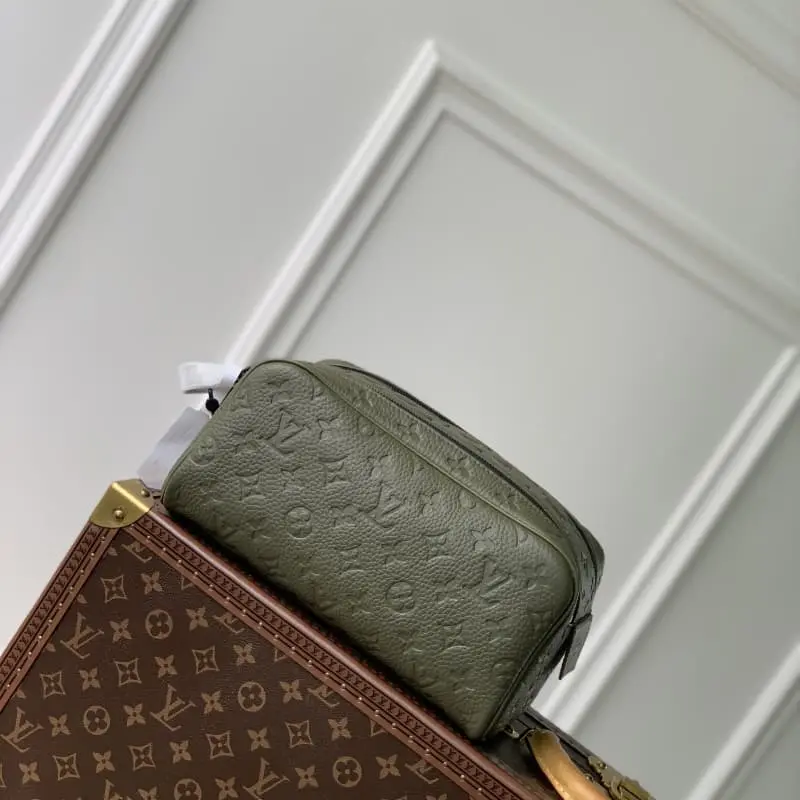 M82576 Leather S1 28x15x16.5cm High Quality Bags