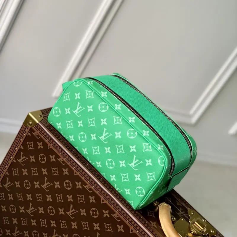 M31037 Green 28x16x13cm High Quality Bags