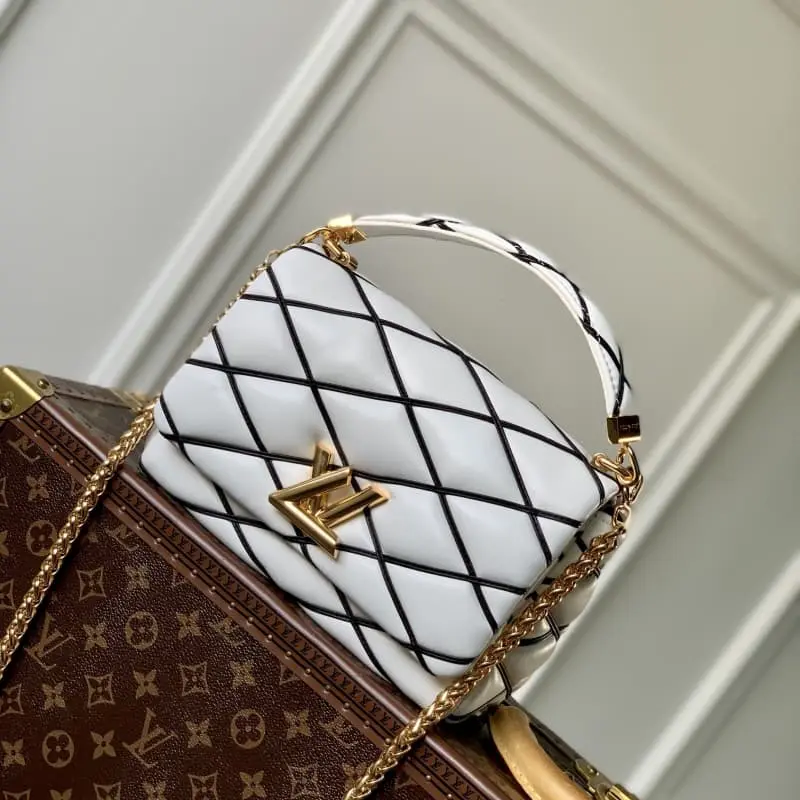 M22890 White 23x16x10cm High Quality Bags