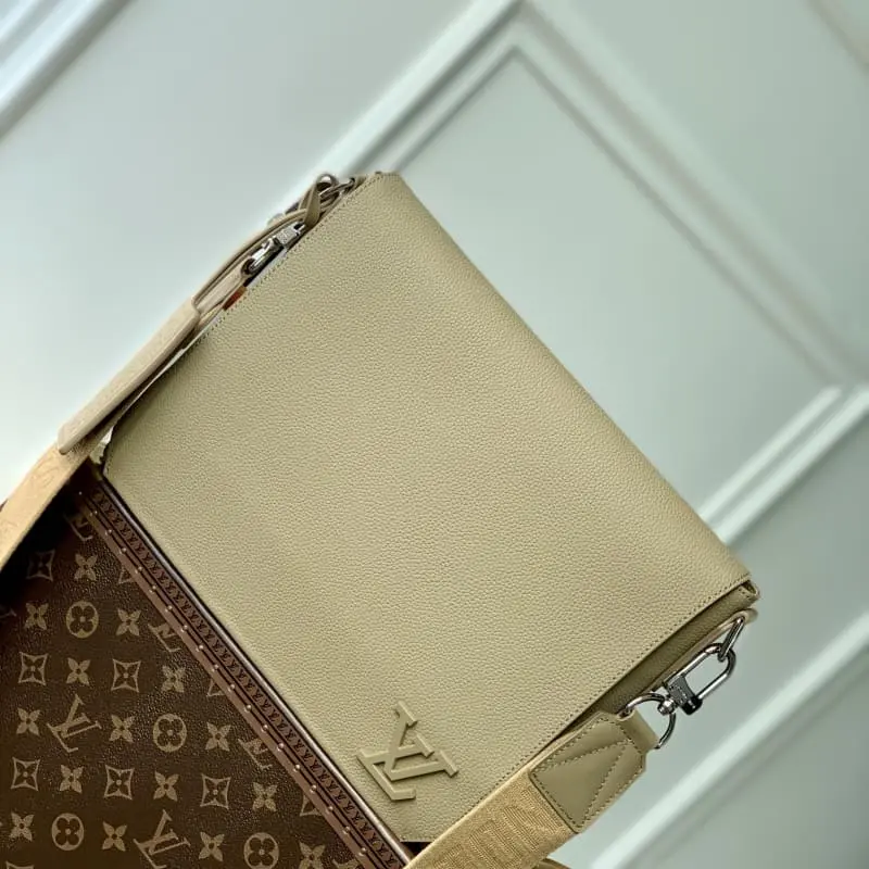 M23709 S1 28x24x10cm High Quality Bags