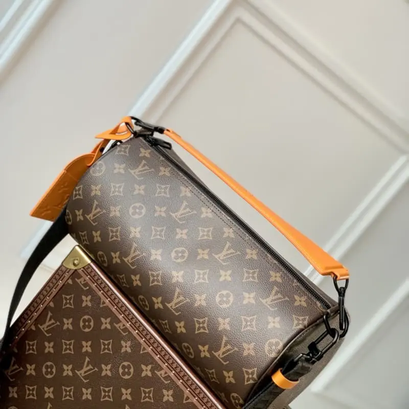 M46691 33x17x17cm High Quality Bags