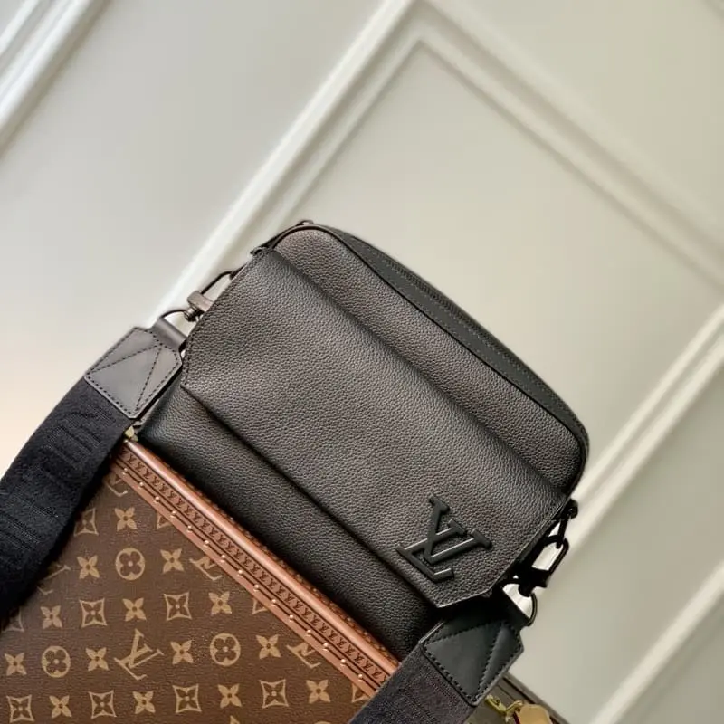 M22611 Black 23.5x18x7cm High Quality Bags