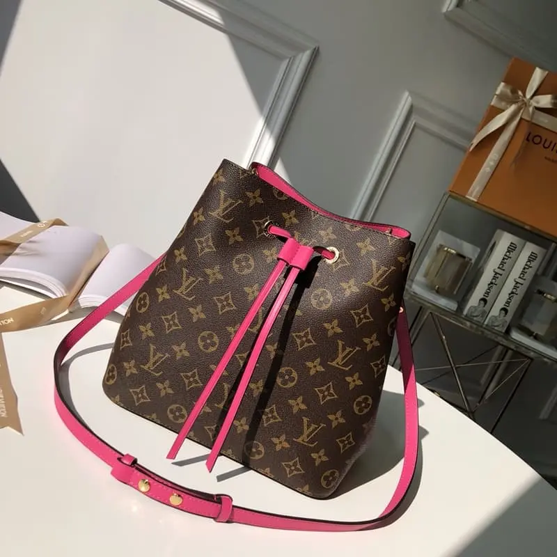 M43570 26X22X27cm High Quality Bags