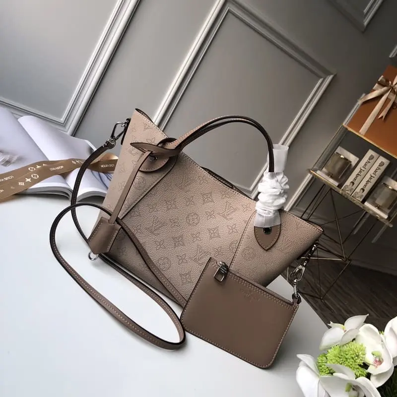 M54353 S4 34x18.5x13cm High Quality Bags