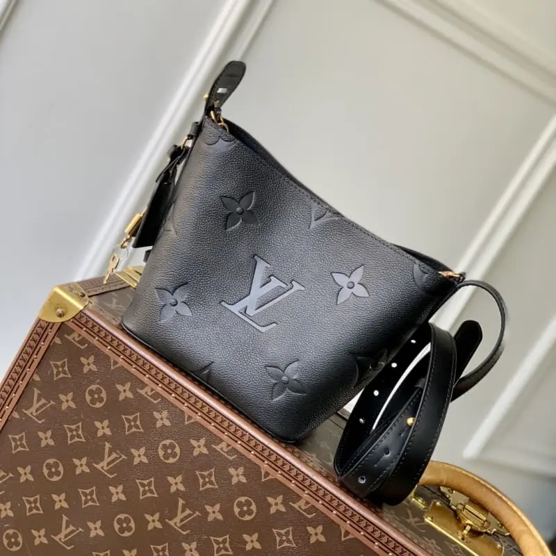 M13840 Black 18x12x16cm High Quality Bags