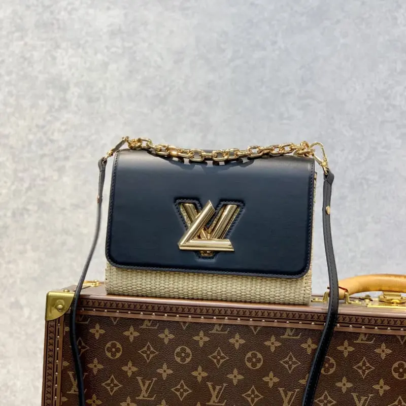 M57648 S1 23x17x9cm High Quality Bags