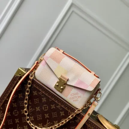 N40749 Red Grid 21.5x6x13.5cm High Quality Bags