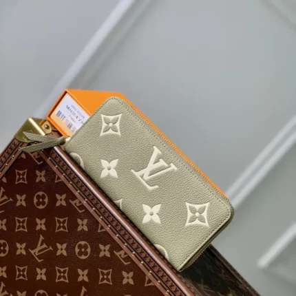 M82478 Grass Green (Silk Screen) 20x9x2cm High Quality Bags