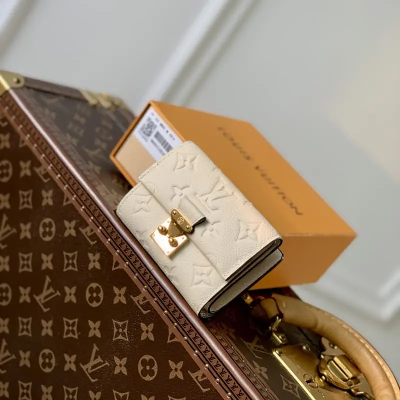 M81071 White (embossed) 11.5x8.5x4cm High Quality Bags