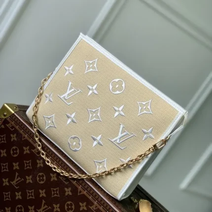 M82521 White 25x20x5.5cm High Quality Bags