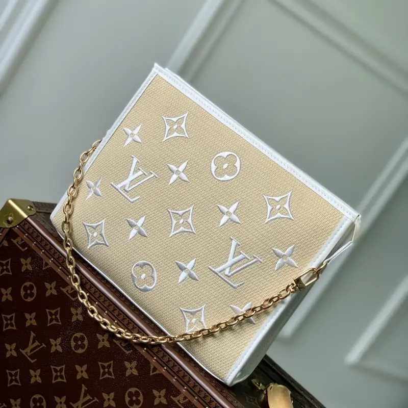 M82521 White 25x20x5.5cm High Quality Bags