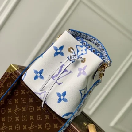 M22985 Blue 20x20x13cm High Quality Bags