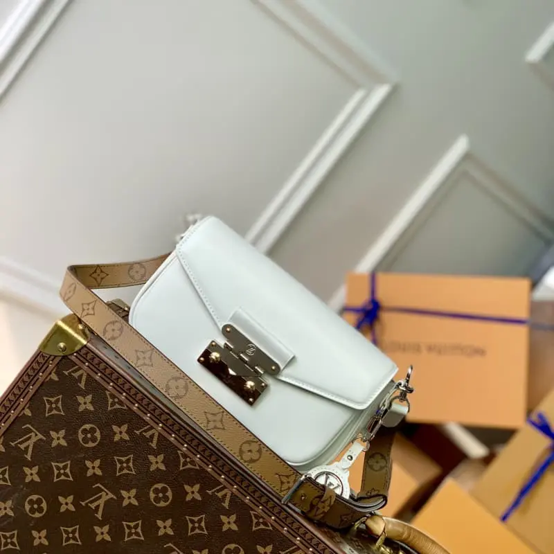 M20395 24x15x6cm High Quality Bags