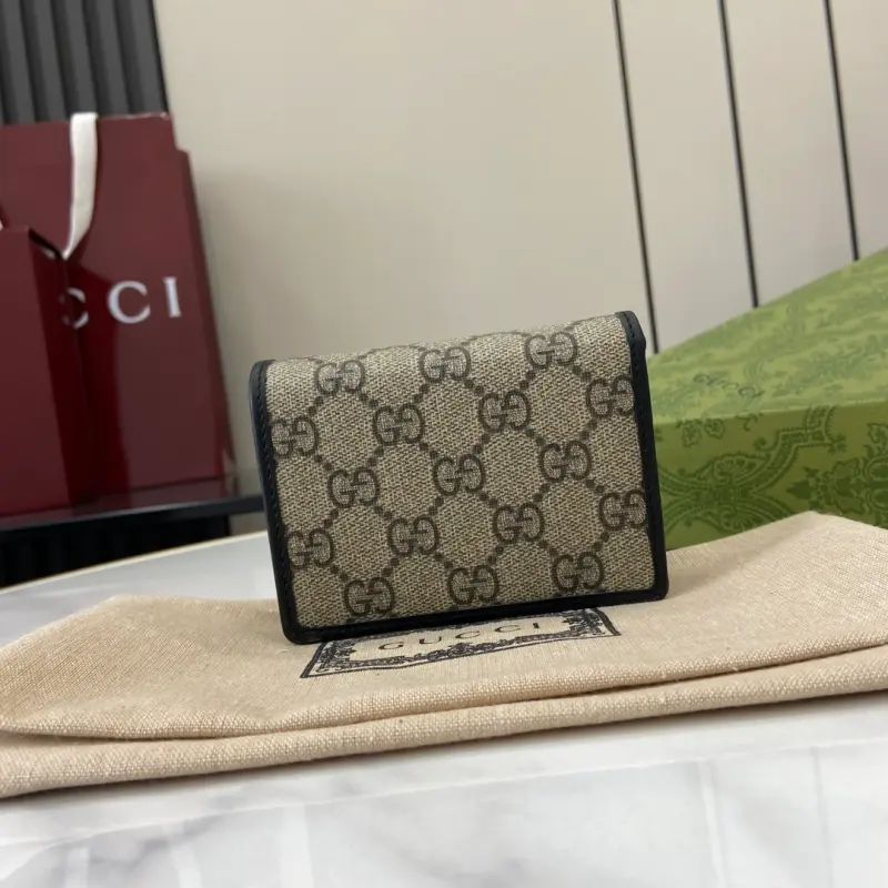 820692 CM 4 High-Quality Bags - Image 3