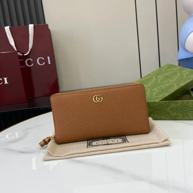 739499 High-Quality Bags